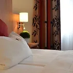 فندق Ambassador 3*