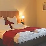 Ambassador 3*