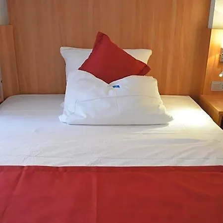 Ambassador Hotel 3*