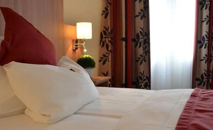 Hotel Ambassador 3*